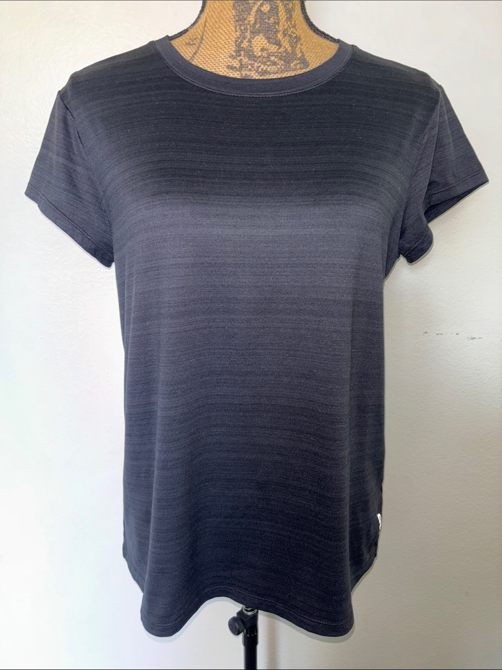 Head Women's Sz M Short Sleeve Crew Tee in Charcoal Gray